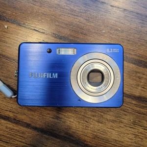 FujiFilm Finepix J12 8.2 MP Digital Camera